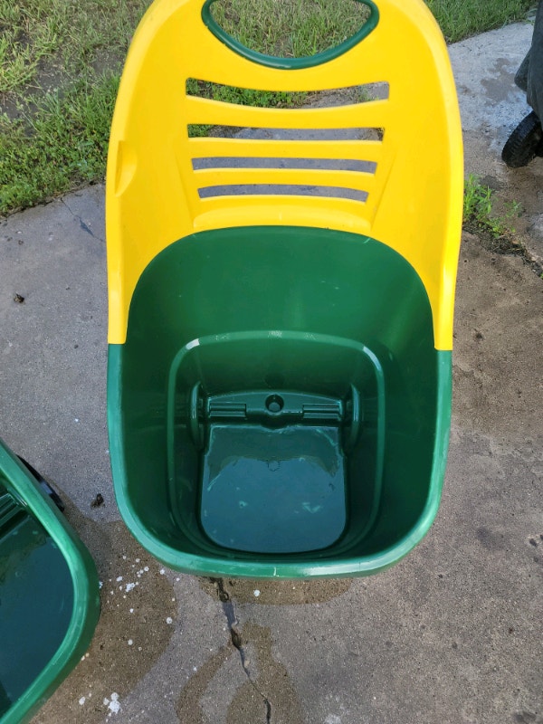 Miracle gro garden trolley (wheelbarrow) Outdoor Tools & Storage