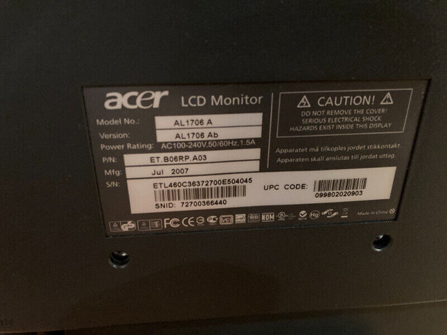 Acer - 17" LCD Monitor dans Moniteurs  à Laval/Rive Nord - Image 2