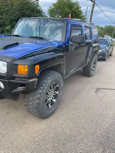 2006 Hummer h3 full load leather heated seats 3.5 L has 250000 km hiway vegreville to edmonton for w...