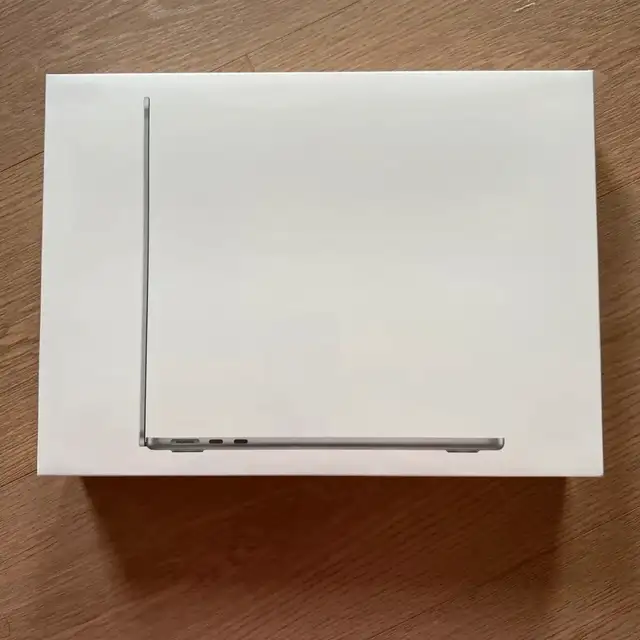 Brand NEW MacBook Air M2 Silver 16gb RAM 256 SSD Apple 13” in Laptops in Kawartha Lakes - Image 2