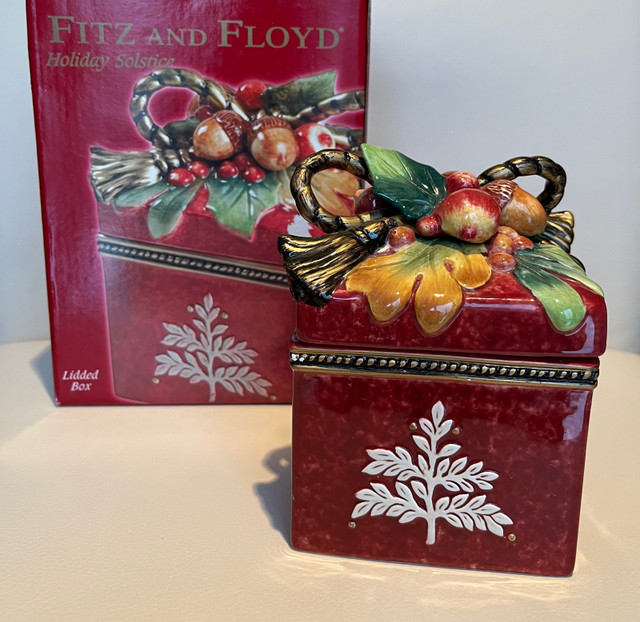 Fitz and Floyd Holiday Solstice Lidded Porcelain Box in Arts & Collectibles in Markham / York Region - Image 3