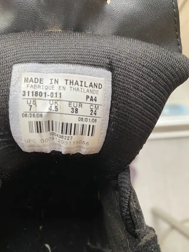 Nike Women’s Rugby,soccer or turf shoes shoes size 7 in Women's - Shoes in Markham / York Region - Image 4