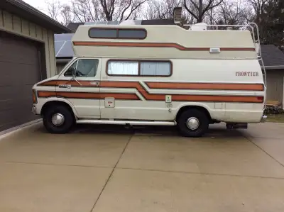 1984 Dodge B-350 Camper - Sink-Stove-Toilet-Shower NEW-BATTRIES-BED-TV-FULL TUNE-UP-OIL CHANGE SAFET...