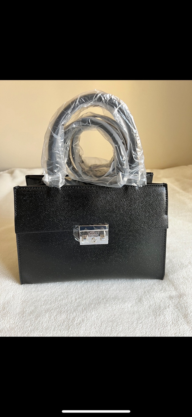Guess handbag in Women's - Bags & Wallets in Red Deer - Image 4