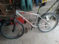 SPECIALIZED Rockhopper mountain bike 17 inch adult 26x2.25 tires