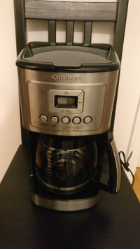 Cafetière programmable / Coffeemaker DCC-3200C -  14 tasses/cups