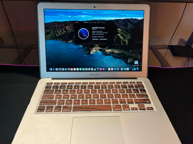 Macbook Air 2018 in Laptops in Calgary - Image 4
