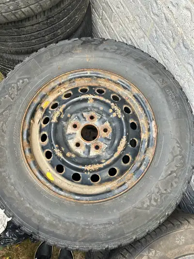 Size: 235/70/R16 Brand: Avalanche Dot: 3019 Vehicle: Toyota RAV4 Price: $80 including the rims