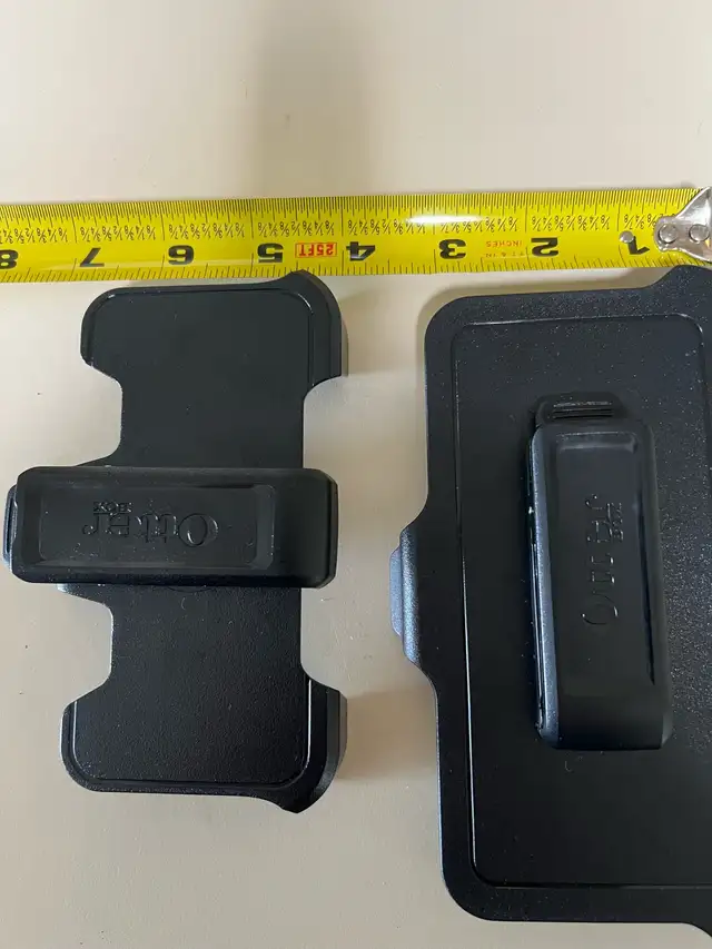 2 Otterbox belt clip phone holders  in Cell Phone Accessories in Dartmouth - Image 2
