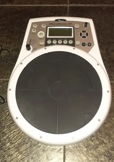 Like new All-new sounds and patterns (approx. 400) 10 individual pads with pressure sensing Large ic...