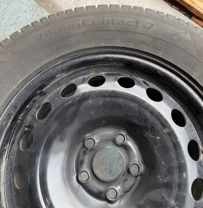 225 65 R16 Continental Viking Contact 7 Winter tires with steel rims, bolt pattern 5x100 in good con...