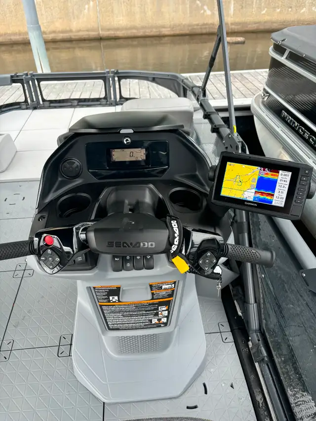 Ponton Sea-doo switch sport 21 pied 230hp in Powerboats & Motorboats in Sherbrooke - Image 8