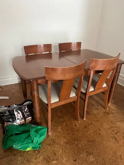 Dining set/ensemble de salle à manger, View more