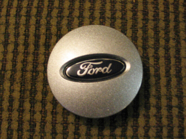 One FORD oem Center Cap and Mustang Emblem in Other Parts & Accessories in Chatham-Kent