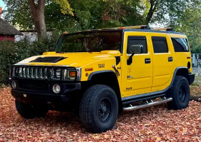 2003 Hummer H2. 205,000 kms Fully loaded. 6 seater. Body and interior in great shape, very clean. Li...