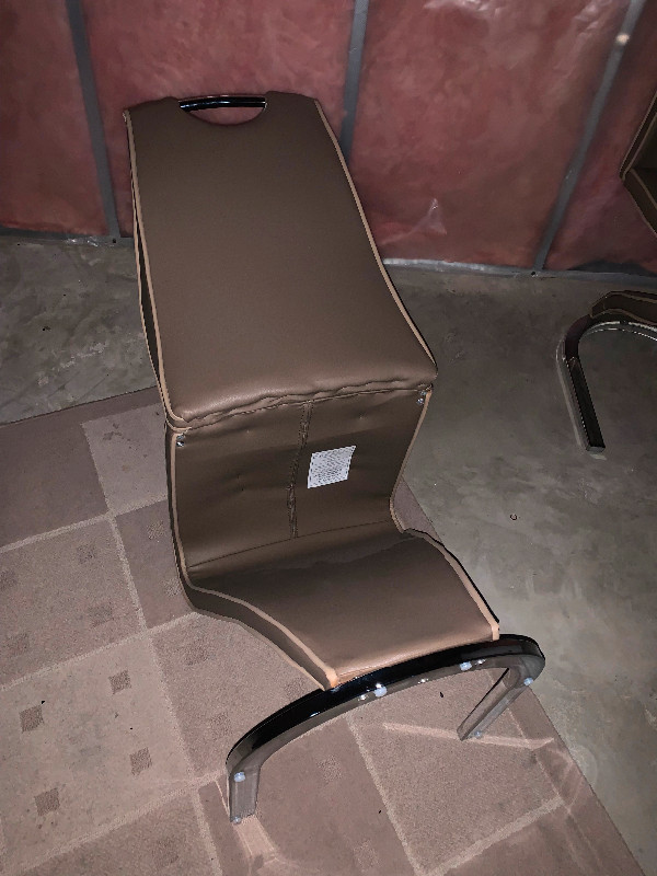 GARAGE SALE - Accent Chairs in Chairs & Recliners in Edmonton - Image 4