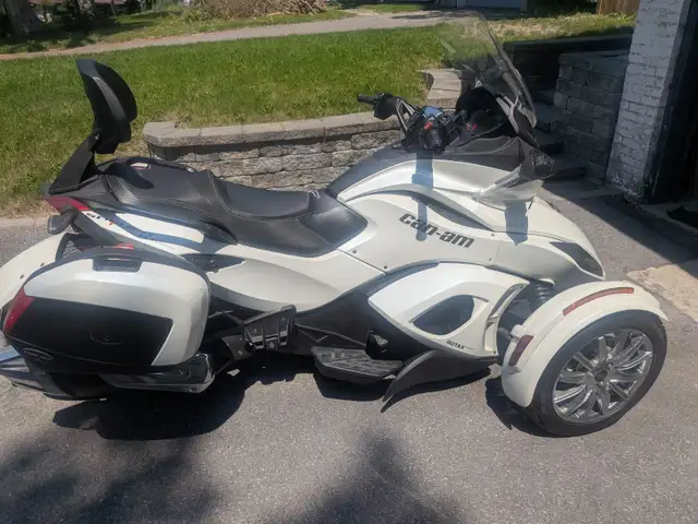 2013 Can-Am Spyder Ltd in Touring in Ottawa - Image 2