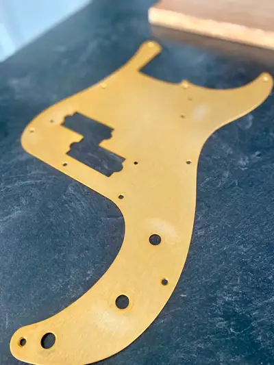 Pickguard precision bass Gold Anodized, View more