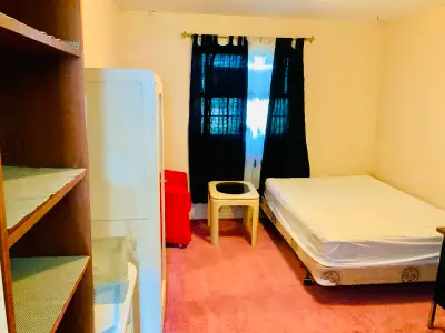 Spacious and bright room available for rent just 5 minutes from McMaster University — perfect for st...