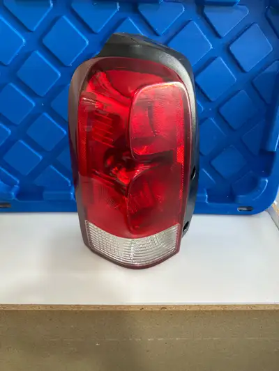 Chevy Uplander right tail light 2007