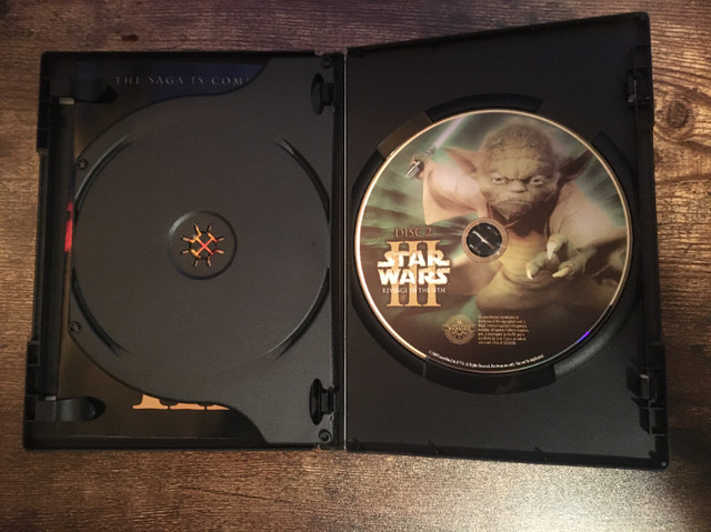Star Wars III - Revenge of the Sith DVD dans CD, DVD et Blu-ray  à Ville de Montréal - Image 3