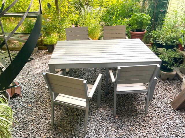 Table de jardin IKEA dans Mobilier pour terrasse et jardin  à Ville de Montréal - Image 2