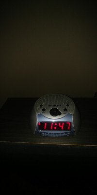 SYLVANIA Alarm Clock Radio 