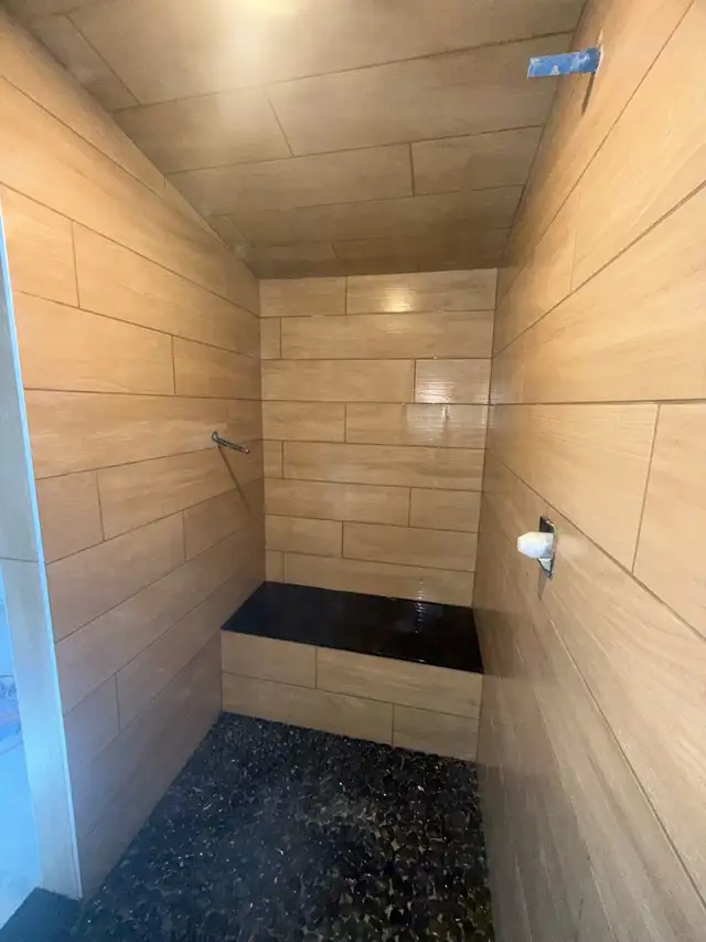 Tile installer 585100376157071361