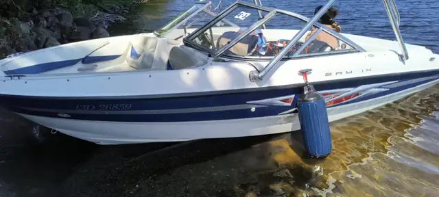 Bateau 4.3L 18.5 pieds Wake édition in Powerboats & Motorboats in Sherbrooke - Image 2