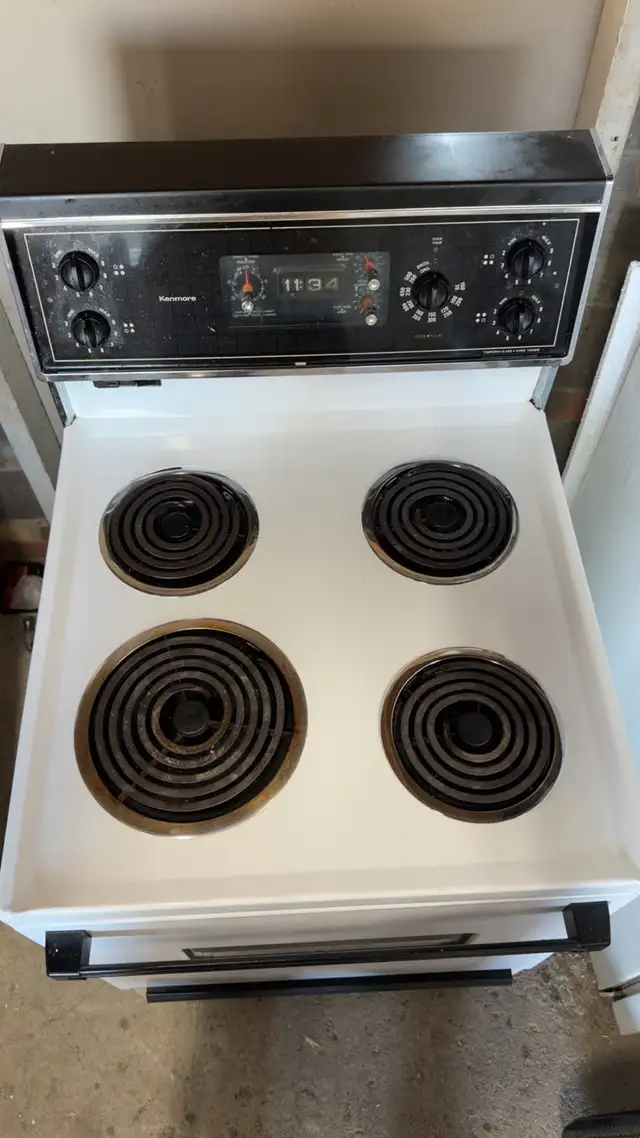 24” stove electric works good  in Stoves, Ovens & Ranges in City of Toronto - Image 4