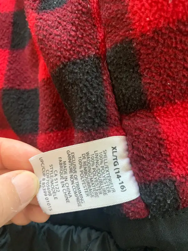 Kids Winter Jacket (Canadiana) in Kids & Youth in Kingston - Image 4