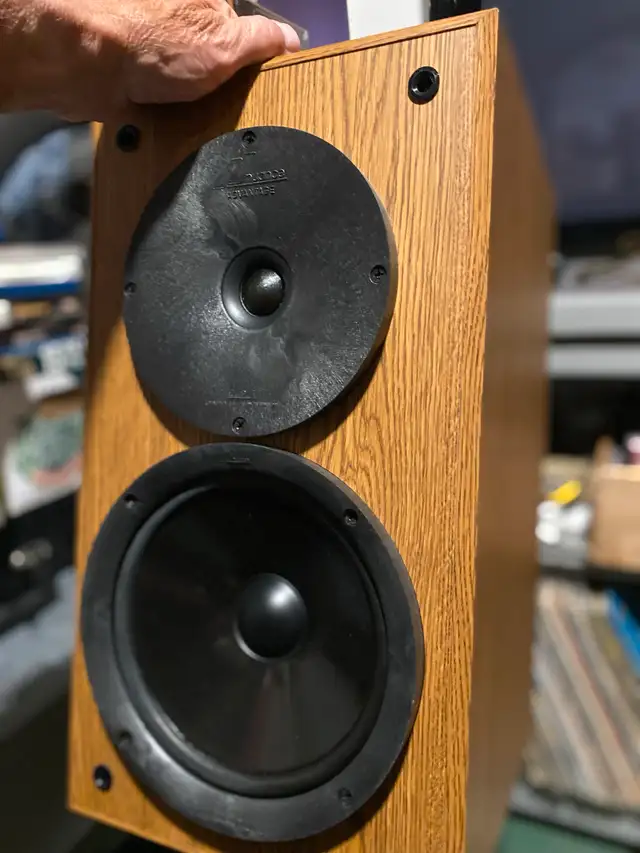 genesis  midsize speakers on stands in Speakers in Kelowna - Image 6