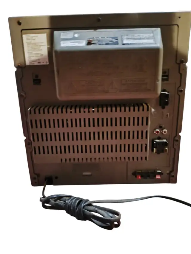 Vintage RCA RS2602 audio system 5disc changer with dual cassette in Stereo Systems & Home Theatre in St. Albert - Image 4