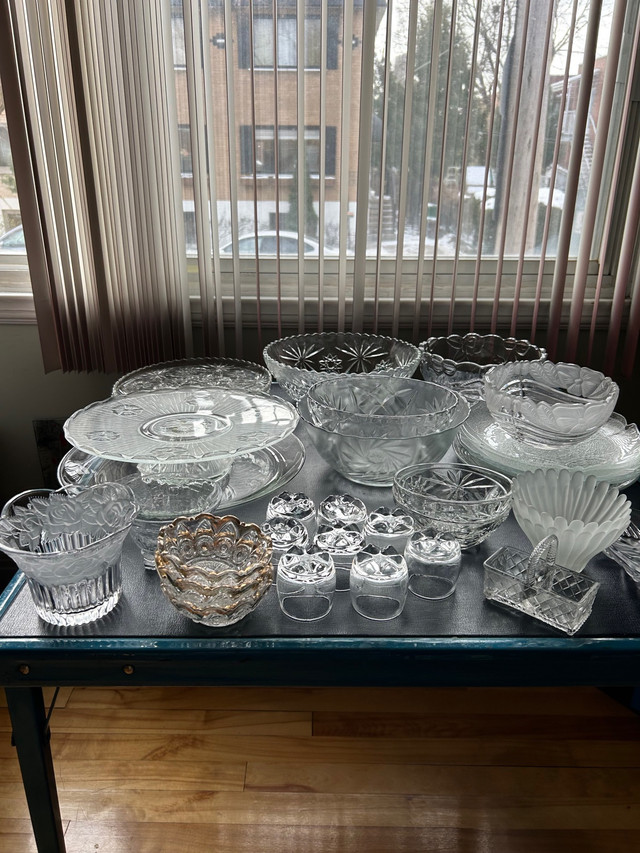 VINTAGE : bols et assiettes en verre dans Art et objets de collection  à Ville de Montréal - Image 2