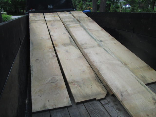Pine boards 3/4 inch by 12 inch x 7 feet long dans Autre  à Ouest de l’Île - Image 2