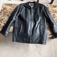 Like new men’s leather jacket Size 40