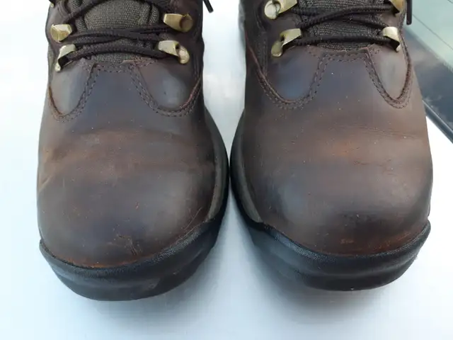 Women's TIMBERLAND Hiking Boots sz 10 in Women's - Shoes in St. Albert - Image 3