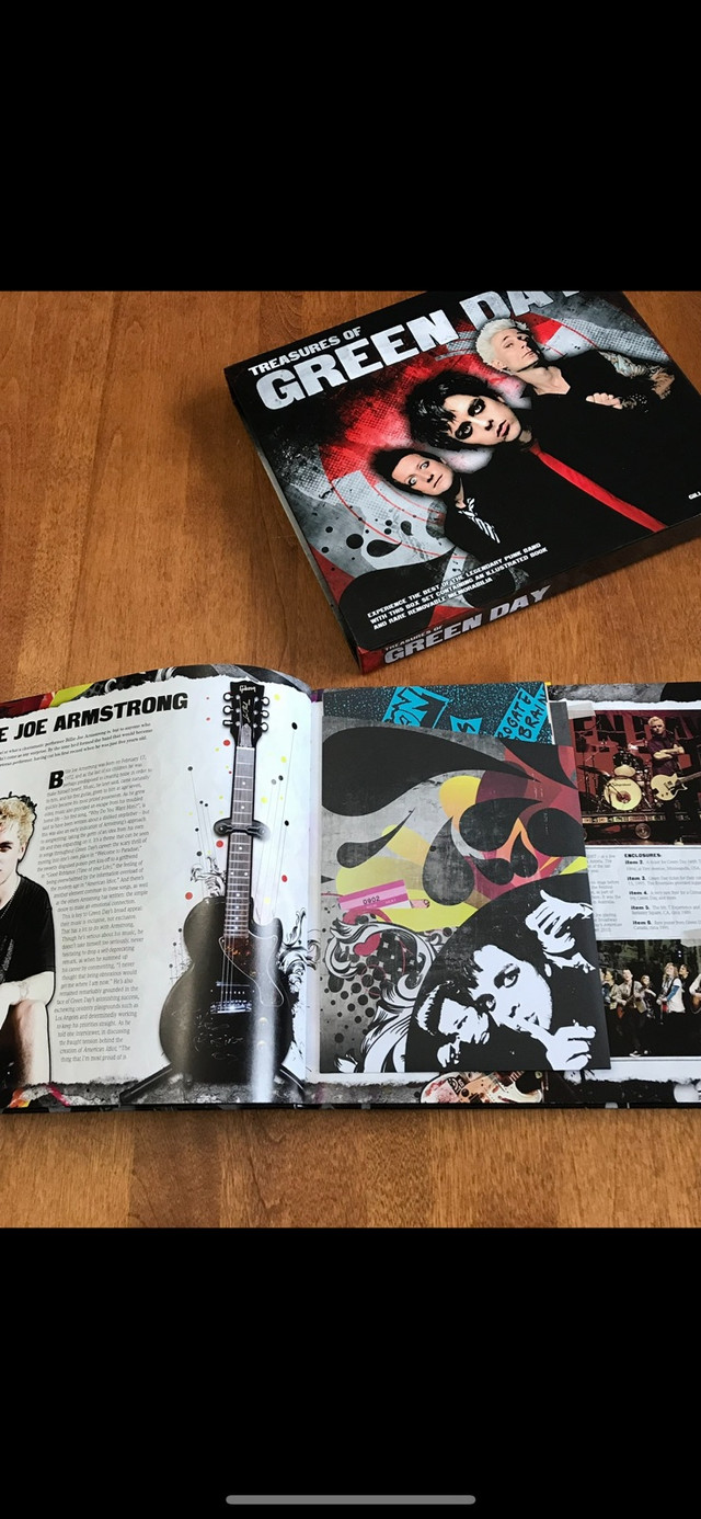 Green day Book  in Comics & Graphic Novels in Mississauga / Peel Region - Image 3