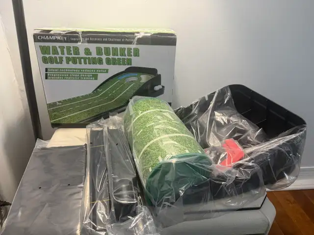 Putting Matt Golf in Golf in Ottawa - Image 3