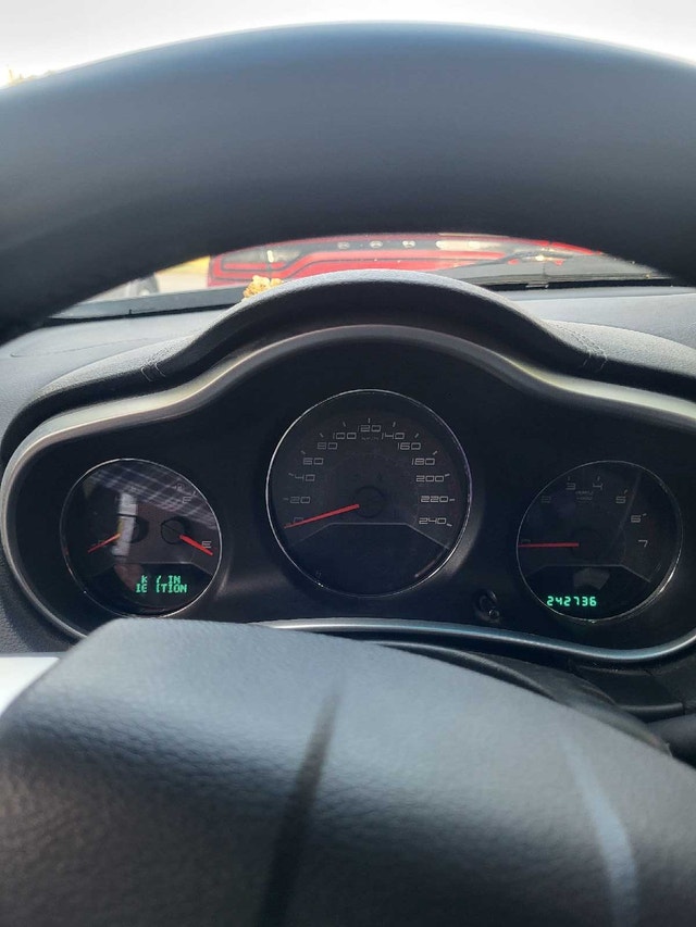 2011 Dodge Avenger — photo 5