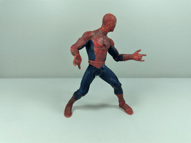2002 ToyBiz Marvel Spiderman Movie 5.5&quot; Action Figure in Arts & Collectibles in Moncton - Image 2