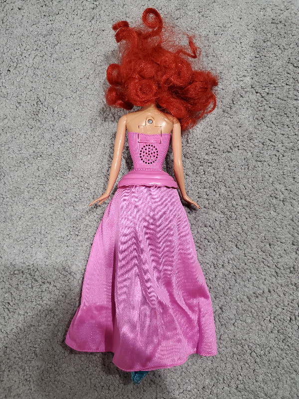 2012 Mattel Disney The Little Mermaid To Princess Singing Doll in Toys & Games in Belleville - Image 2