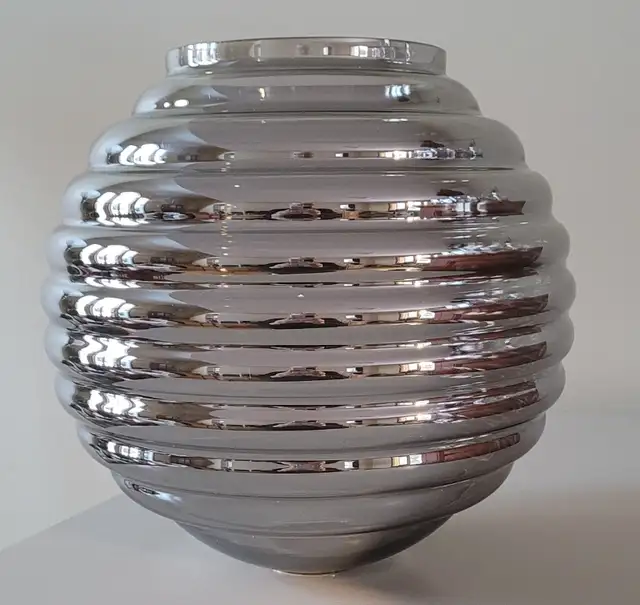 Lampe suspendue globe en verre Glass Globe Pendant Light in Indoor Lighting & Fans in Laval / North Shore - Image 3