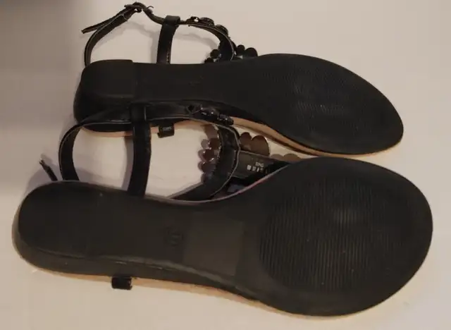 Women's Sandal sz 7 in Women's - Shoes in Norfolk County - Image 4