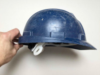 Construction hard hat (READ AD)