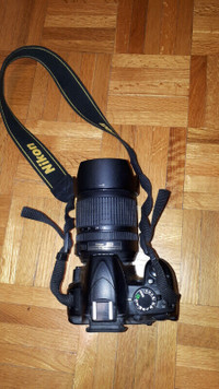 camera nikon d3100 et lentille 18-105mm