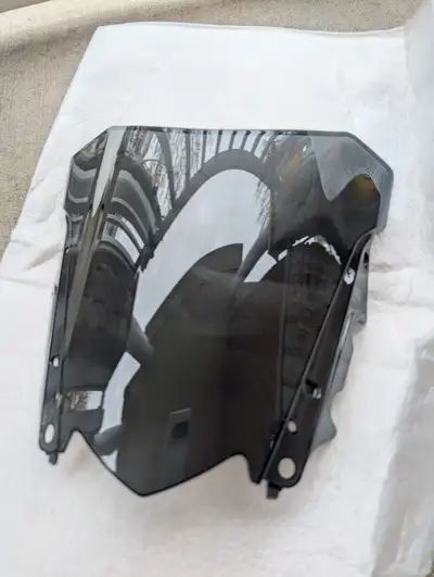 Yamaha Tinted Windscreen - fit for YZF-R3 2014-2018 - New, never installed - Color: Black - Product...