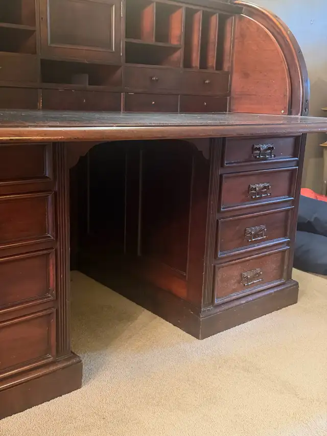 Roll Top Desk in Desks in Ottawa - Image 5
