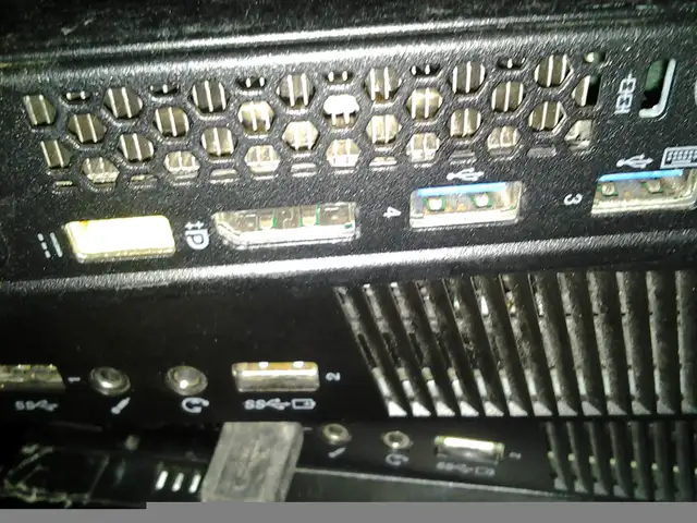 Lenovo ThinkCentre M93P SFF i5-4570 3.30GHz 8GB RAM 2tb enterpri in Desktop Computers in City of Montréal - Image 5