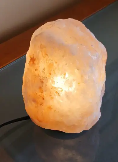 Salt Lamp Like New, View more